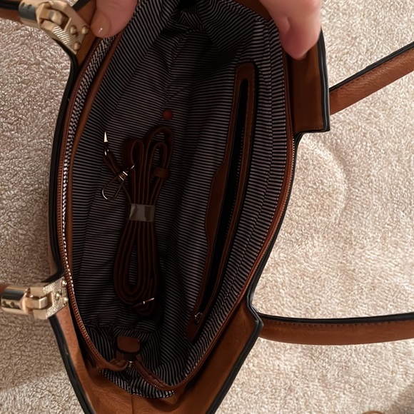 Brown handbag with detachable shoulder strap. Fully lined. - Picture 2 of 7